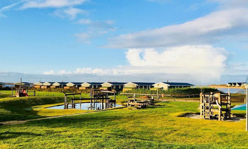 Bj Chalets - Robbengat 85 - Gezellige Chalet Op Vakantiepark Lauwersoog! Vroege Incheck! Met Airco! Exteriér fotografie
